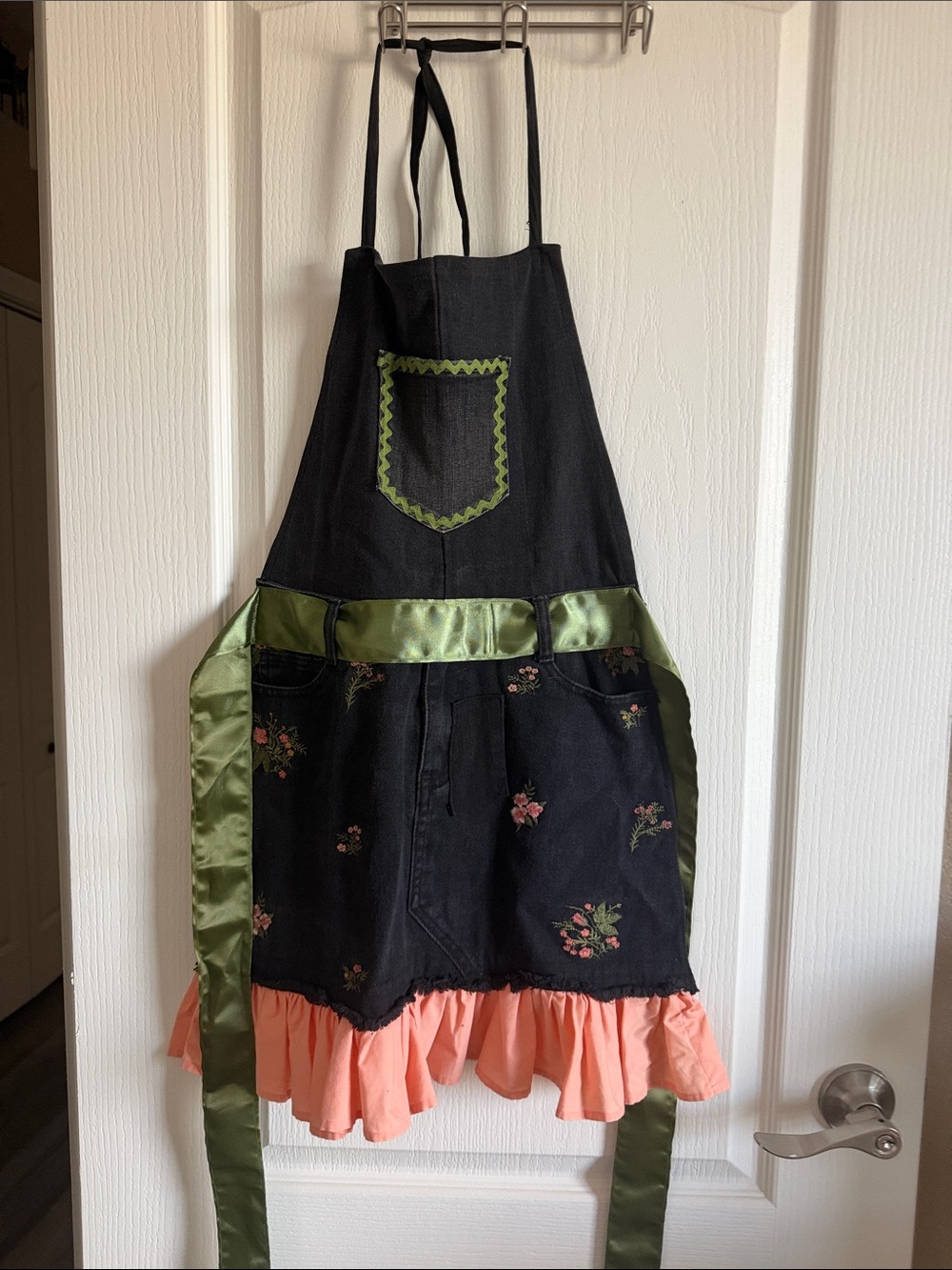 Homemade Black & Green Floral Apron with Peach Ruffle - Unbranded